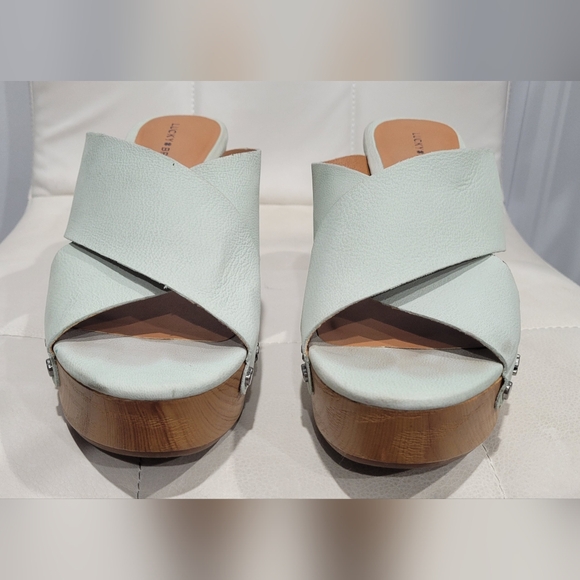 Lucky Brand Women's Takara Heeled Sandal in Mint Green with a 1-1/2" Platform - Picture 4 of 8